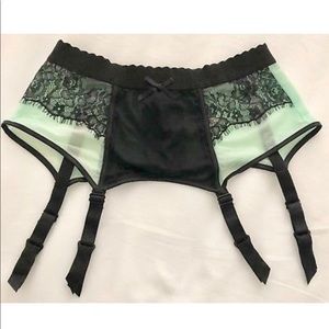 Playful Promises Eyelash Lace Peppermint Garter